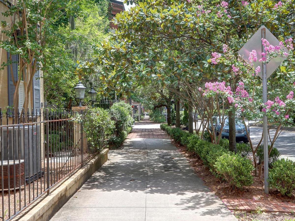 Charm On Liberty Apartment Savannah Exterior photo