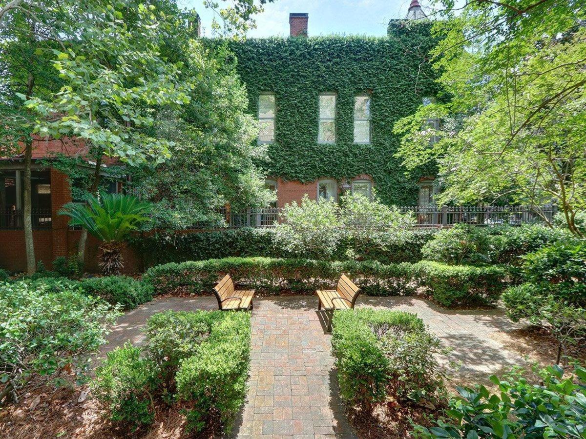 Charm On Liberty Apartment Savannah Exterior photo
